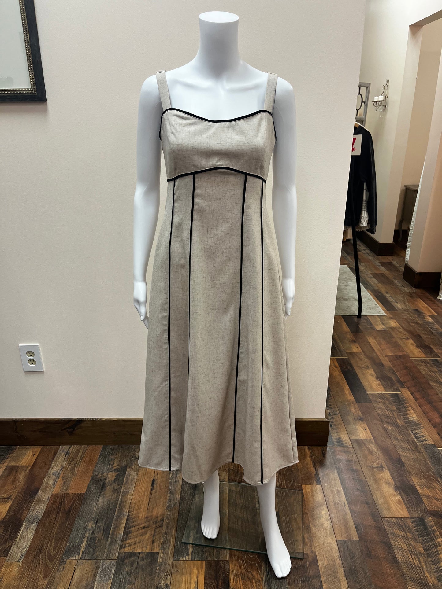 Linen Midi W/ Black Piping